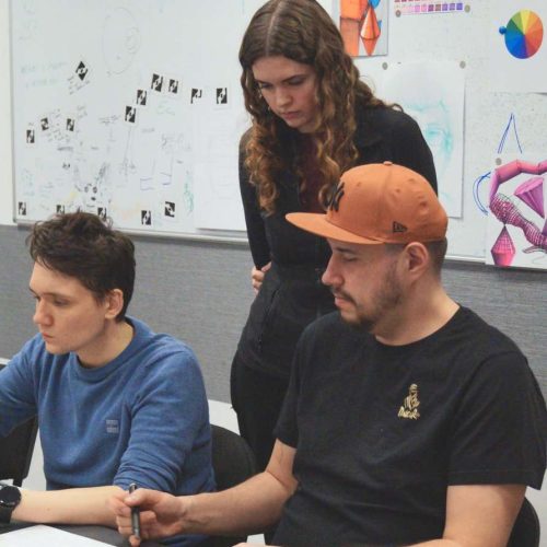wakacje-zajecia-bartek-tlumaczy-flamastry.jpeg